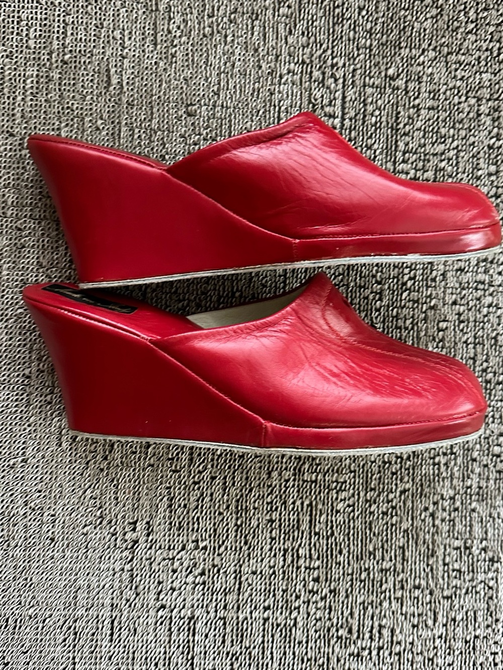 Italian Red Leather slippers - Picture 2 of 5